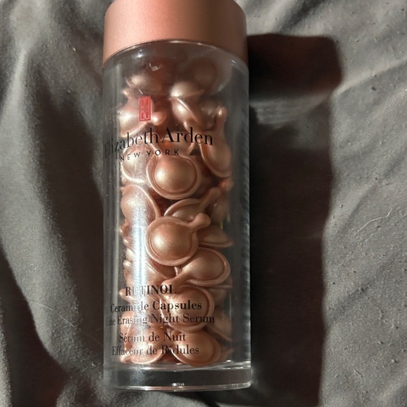 Elizabeth Arden Retinol Ceramide Night Serum - Rose Gold 60 capsules